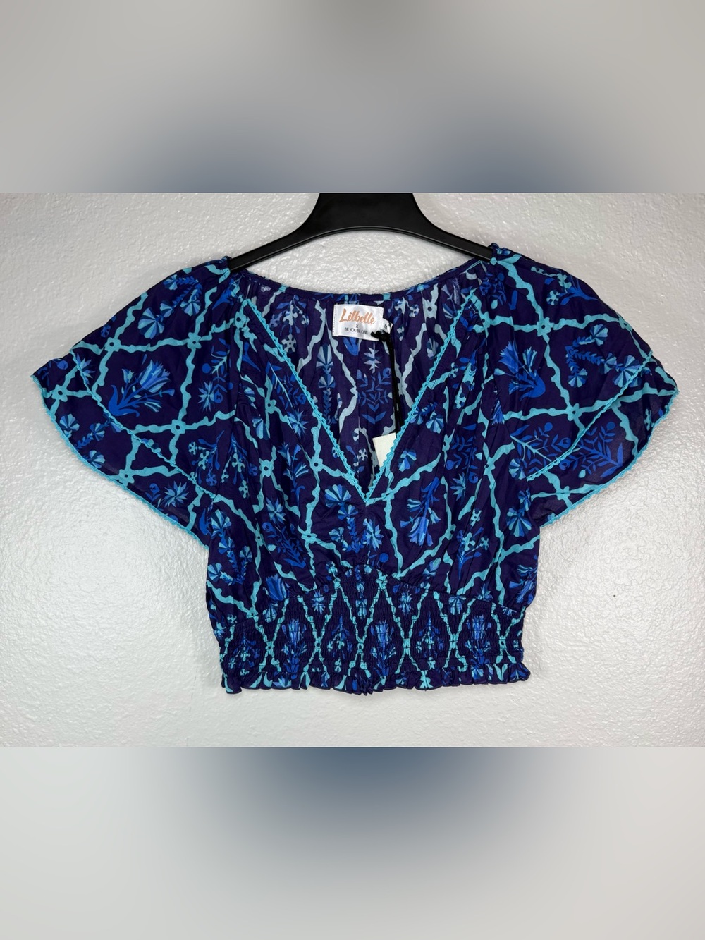 Lilbelle blue floral cropped top size M‎ Blouse V-neck fluttery sleeves Boho